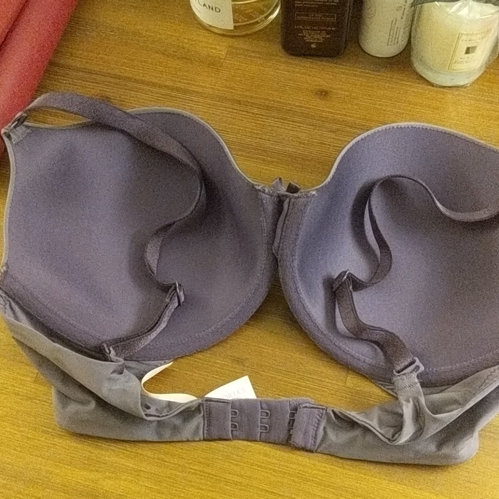 VS Purple bra - Picture 3 of 3